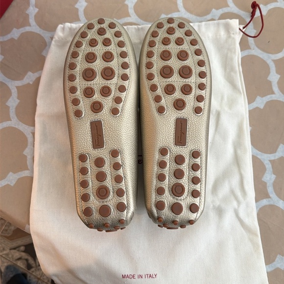 Woman's Salvatore Ferragamo Gold Driving moccasin - Picture 4 of 4